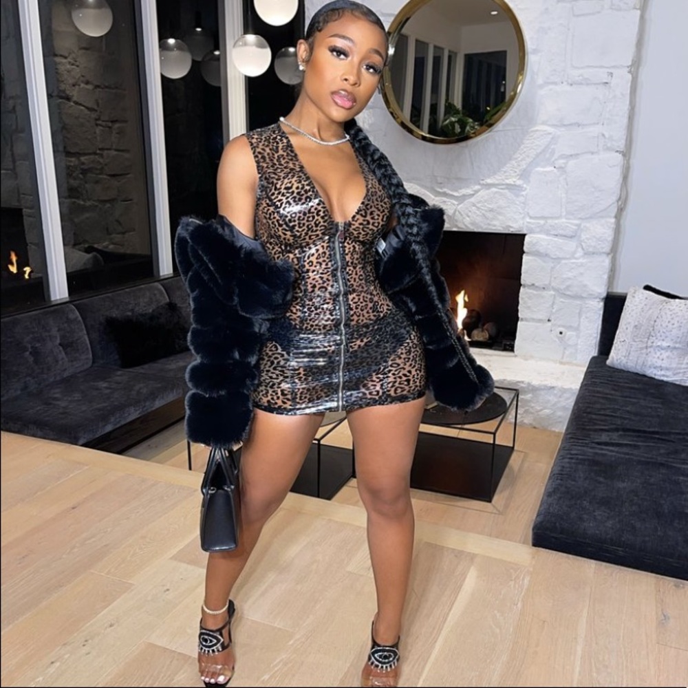 Shane Justin latex cat XS brand new with tags !!